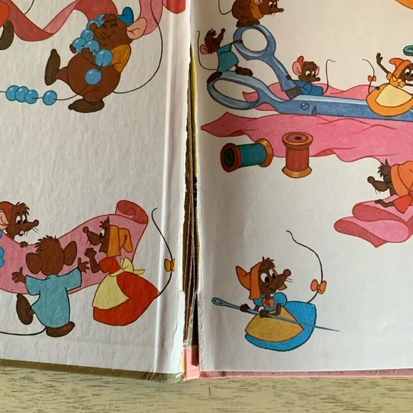 Vintage Walt Disney Cinderella Book - Picture 3 of 6